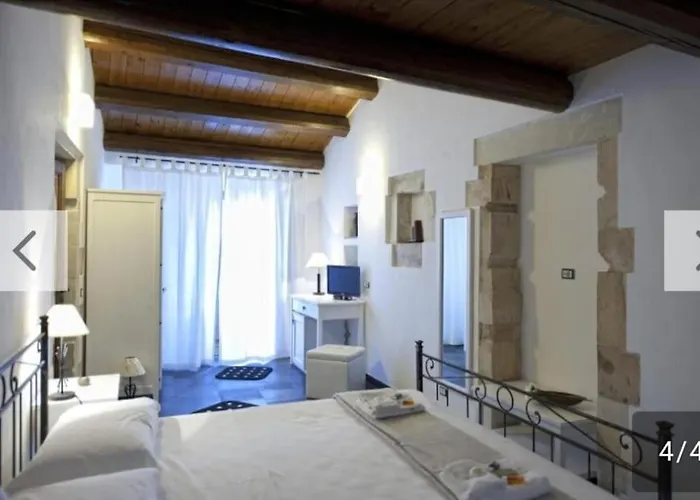 Ragusa hotels near Palazzo Zacco