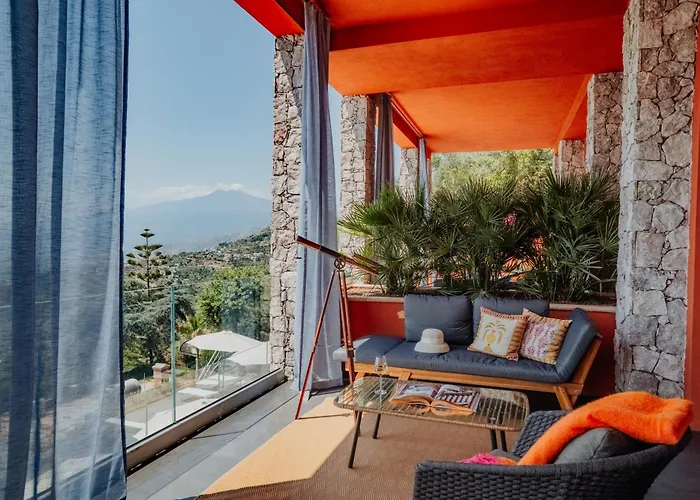 Taormina hotels near Spisone