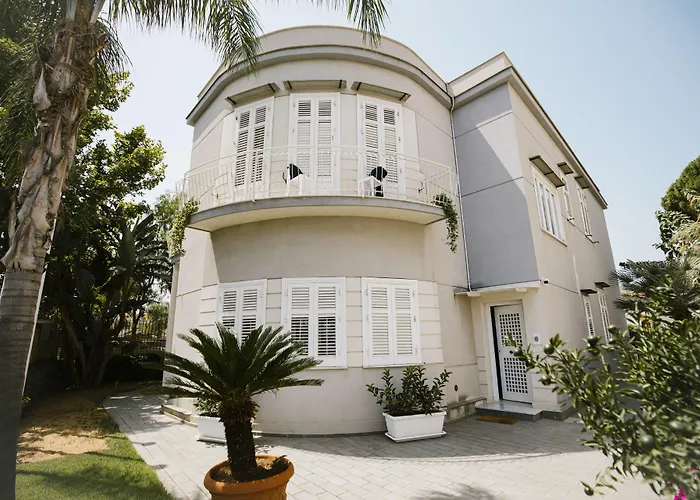 Mondello Hotels