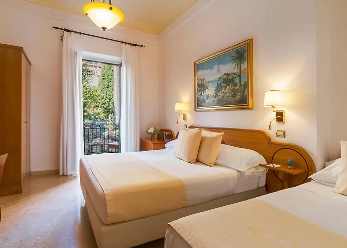 Taormina hotels near Piazza Duomo